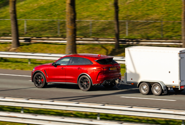 Jaguar F-PACE SVR