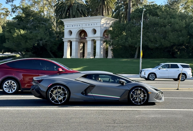 Lamborghini Revuelto