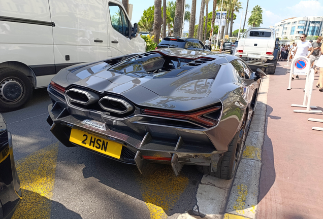 Lamborghini Revuelto