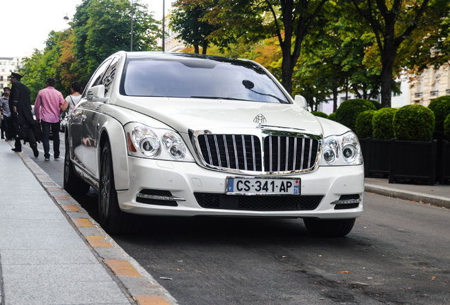 Maybach 62 S Landaulet 2011