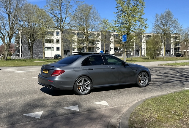 Mercedes-AMG E 63 S W213
