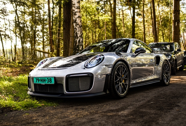 Porsche 991 GT2 RS Weissach Package