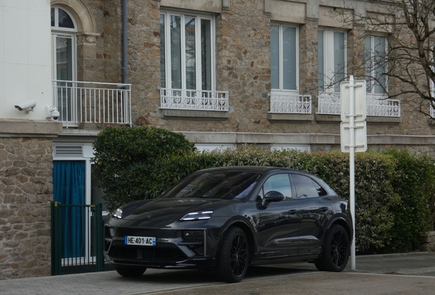 Porsche Macan EV Turbo