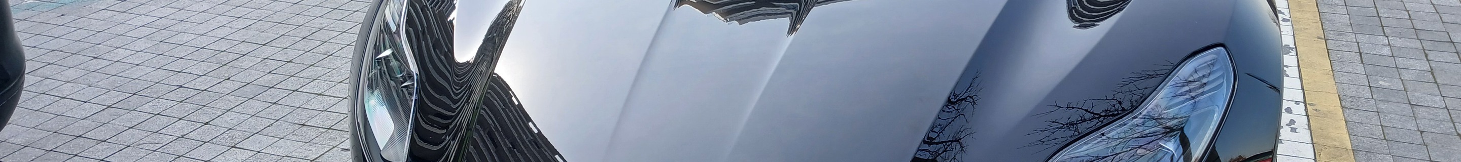 Aston Martin DB11 V8