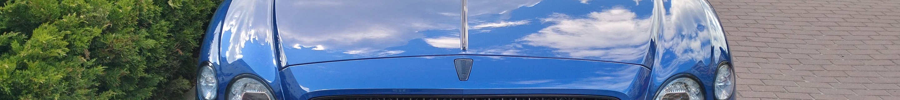 Bentley Flying Spur Hybrid Azure