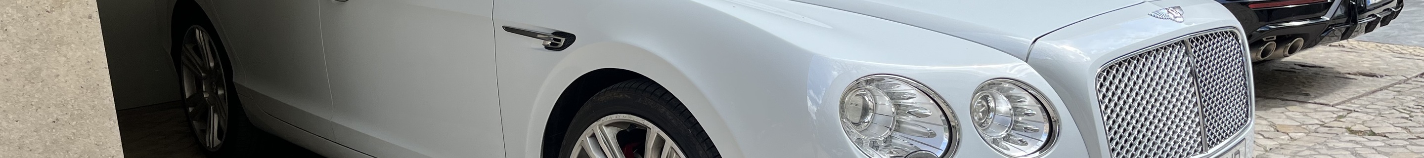 Bentley Flying Spur V8