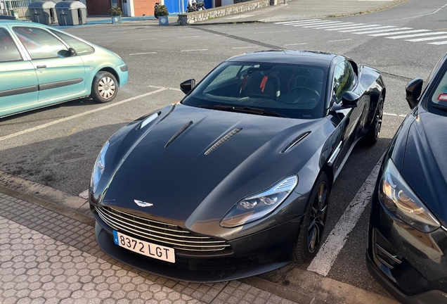 Aston Martin DB11