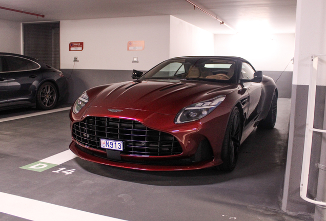Aston Martin DB12 Volante