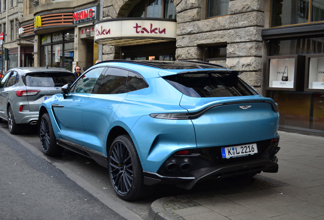 Aston Martin DBX707