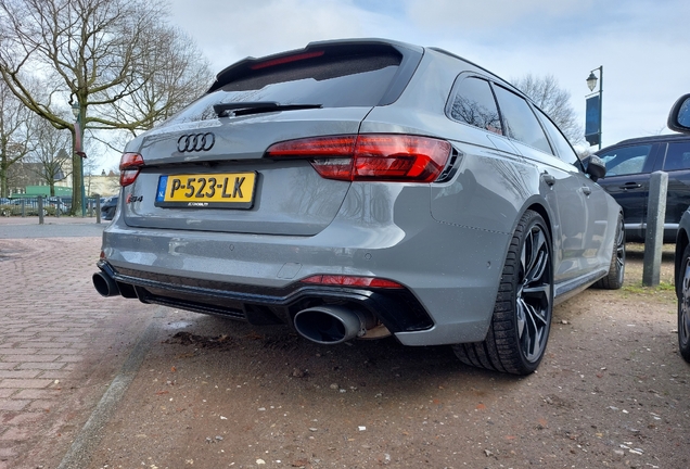 Audi RS4 Avant B9