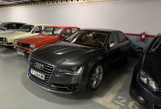 Audi S8 D4