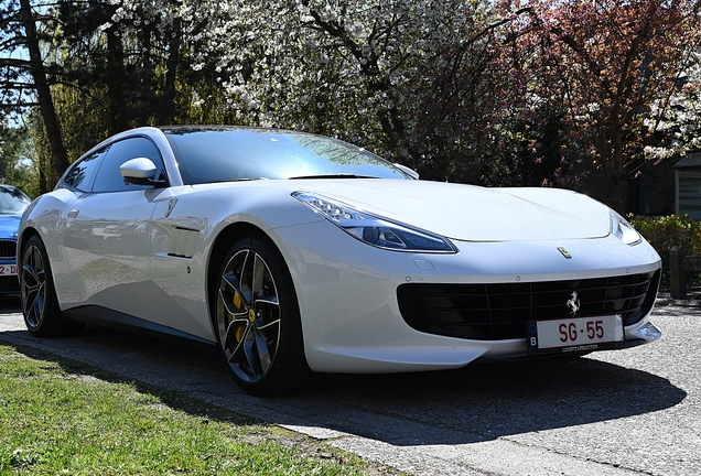 Ferrari GTC4Lusso T