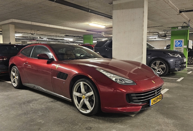 Ferrari GTC4Lusso T