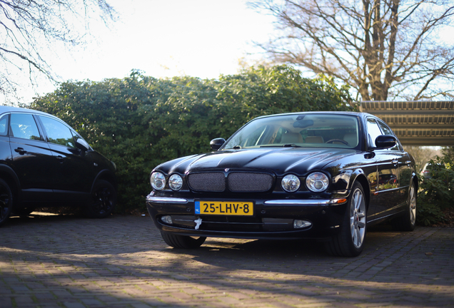 Jaguar XJR