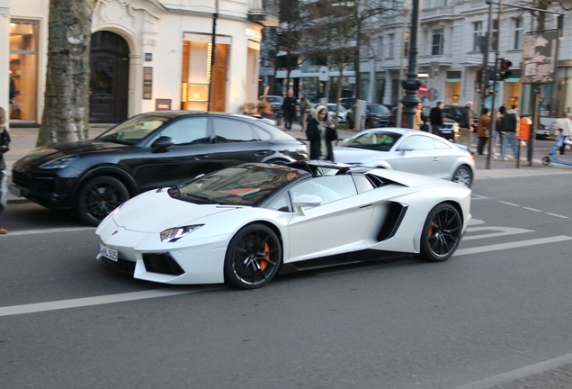 Lamborghini Aventador LP700-4 Roadster