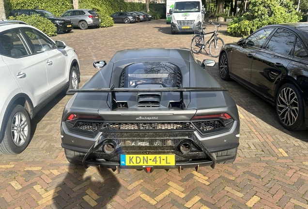 Lamborghini Huracán LP640-4 Performante