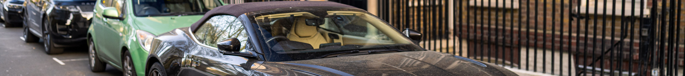 Aston Martin DB11 V8 Volante