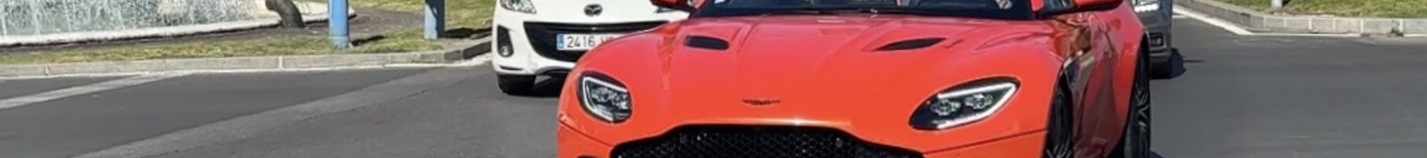 Aston Martin DBS Superleggera Volante