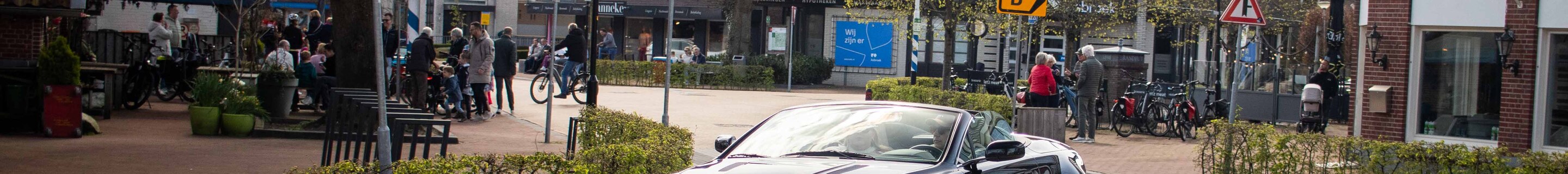 Aston Martin V8 Vantage Roadster