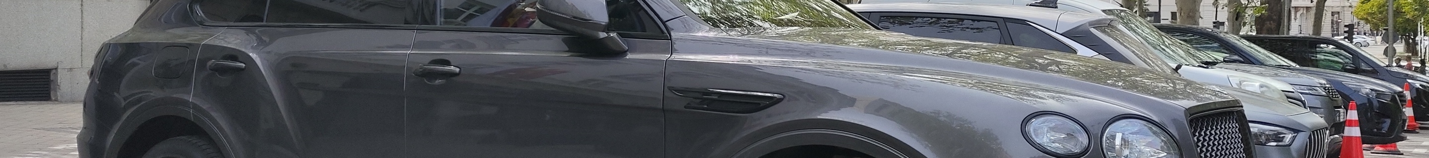 Bentley Bentayga V8 2021