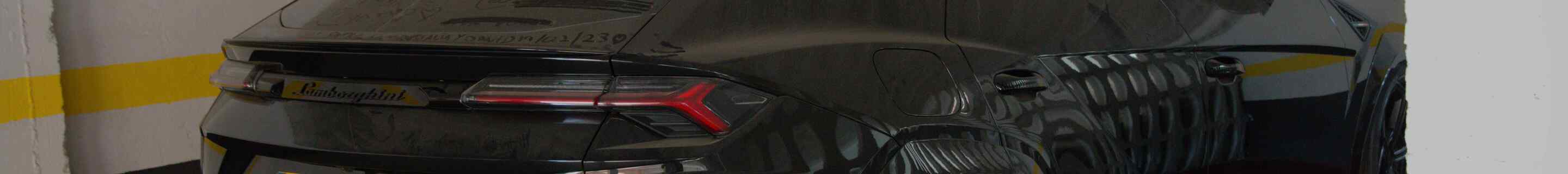 Lamborghini Urus Nero Design