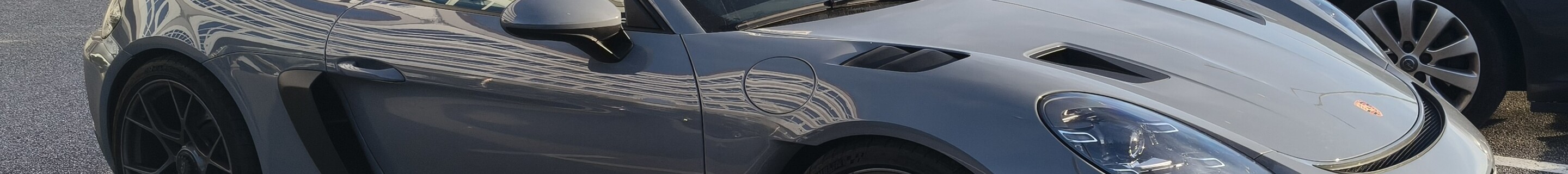 Porsche 718 Cayman GT4 RS