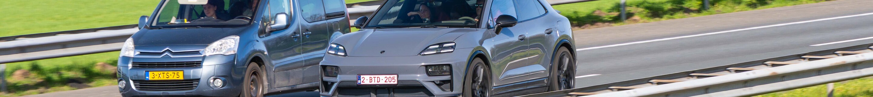 Porsche Macan EV Turbo