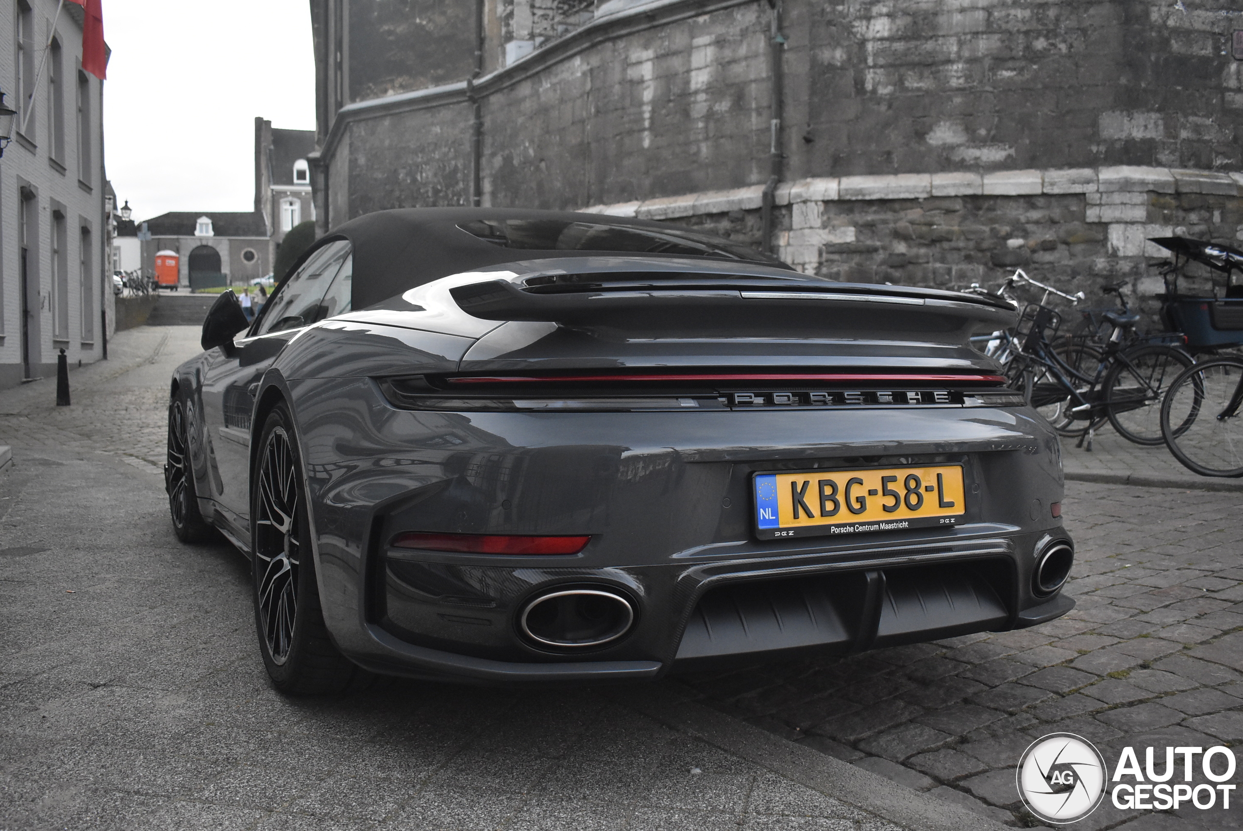 De nieuwe Porsche 911 Turbo S is er als cabrio in Nederland