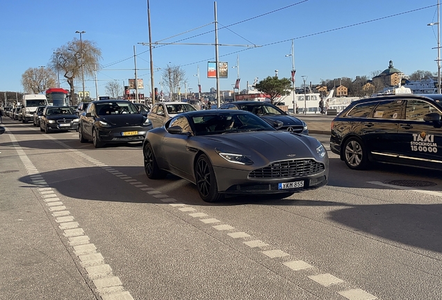 Aston Martin DB11 V8