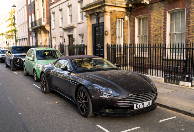 Aston Martin DB11 V8 Volante