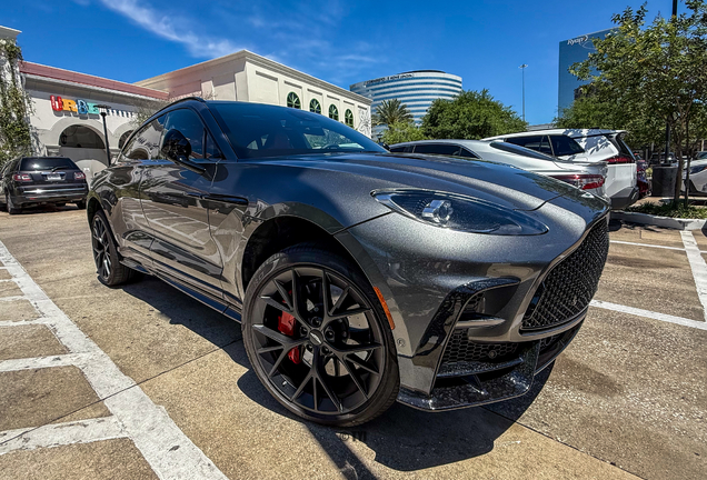 Aston Martin DBX S