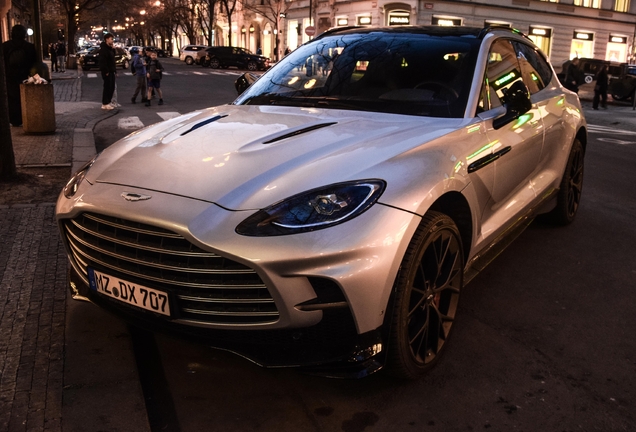 Aston Martin DBX707