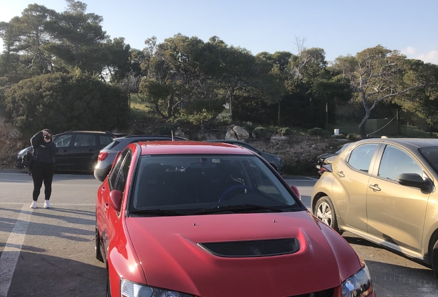 Mitsubishi Lancer Evolution IX FQ