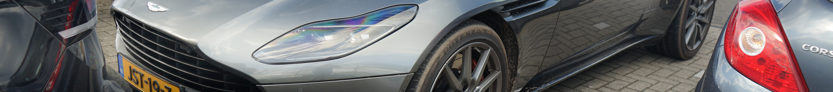 Aston Martin DB11 V8 Volante