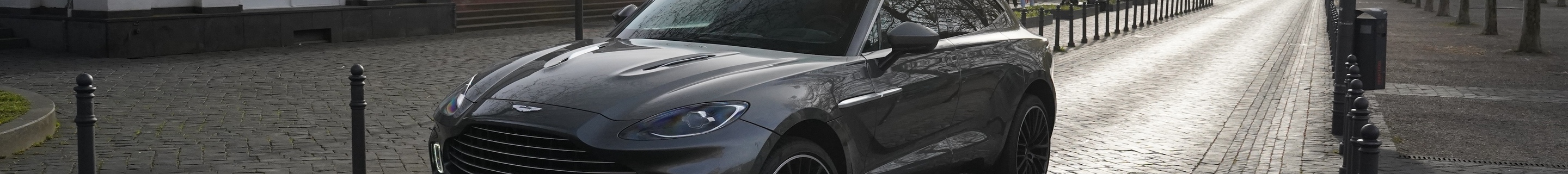 Aston Martin DBX