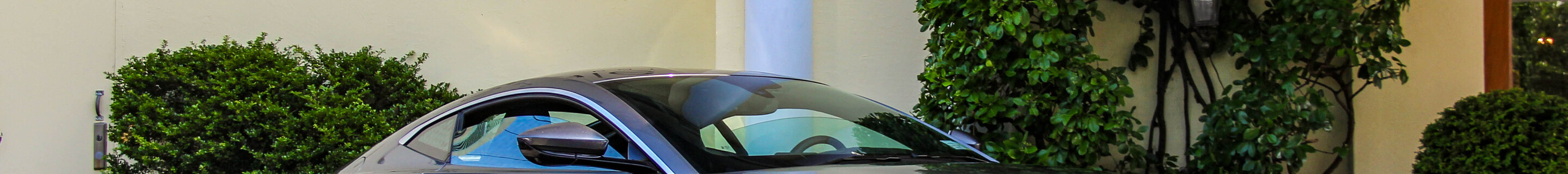 Aston Martin V8 Vantage 2018