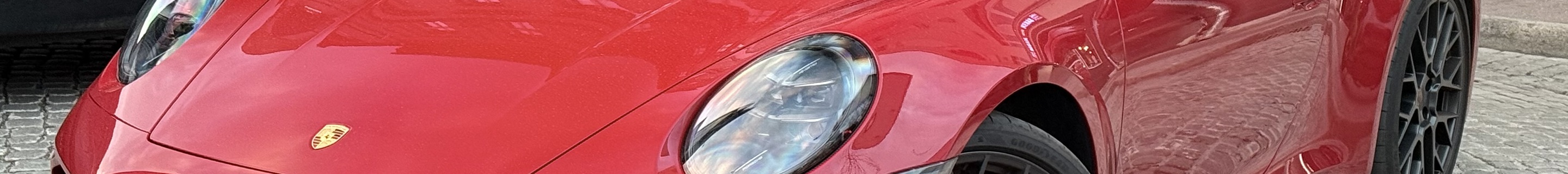 Porsche 992 Carrera 4 GTS Cabriolet MkII