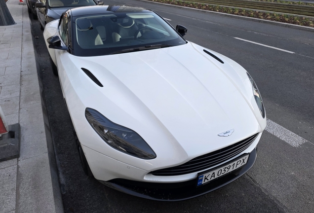 Aston Martin DB11 V8