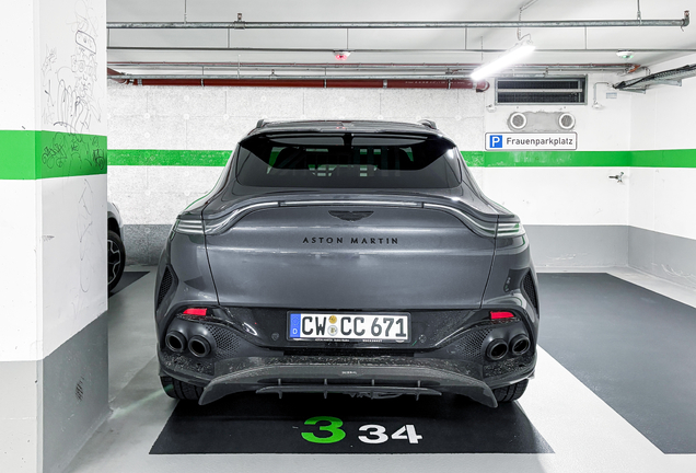 Aston Martin DBX707