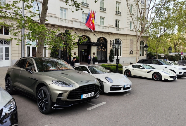 Aston Martin DBX707