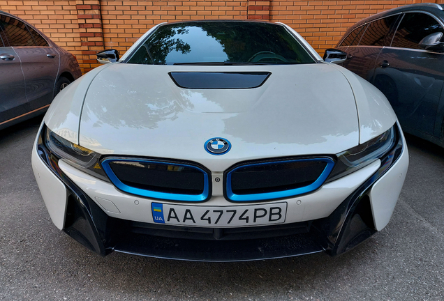 BMW i8