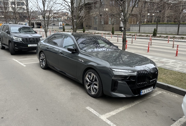 BMW M760e xDrive