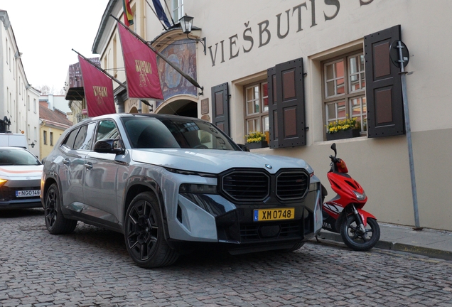 BMW XM G09 Label Red