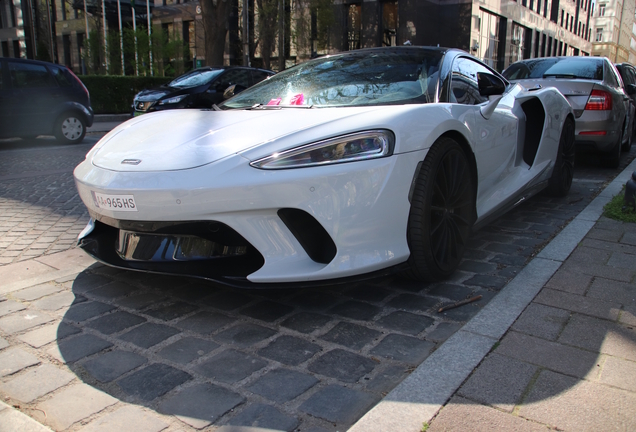 McLaren GT