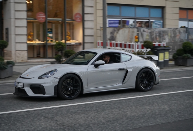 Porsche 718 Cayman GT4