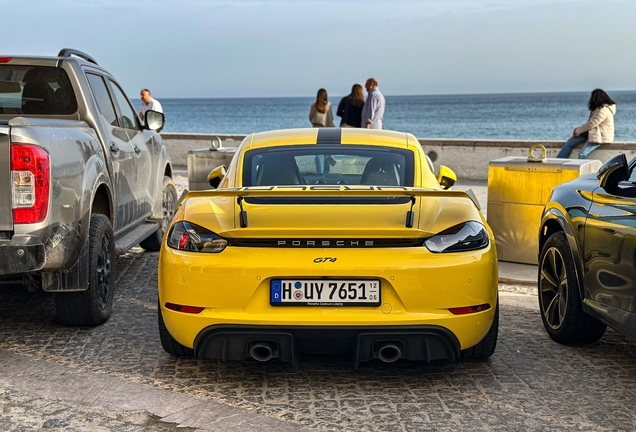Porsche 718 Cayman GT4