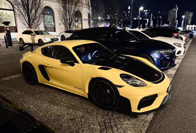 Porsche 718 Cayman GT4 RS Weissach Package