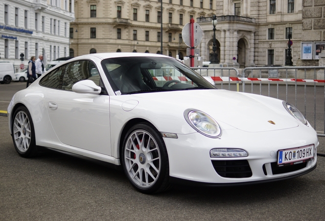 Porsche 997 Carrera 4 GTS
