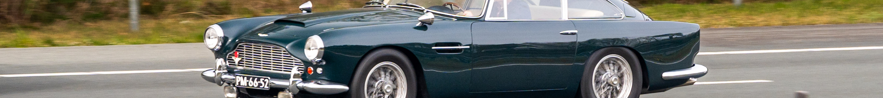 Aston Martin DB4 Series IV