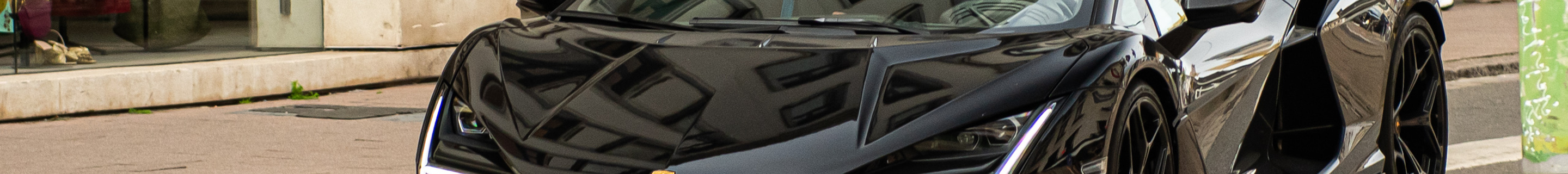 Lamborghini Revuelto